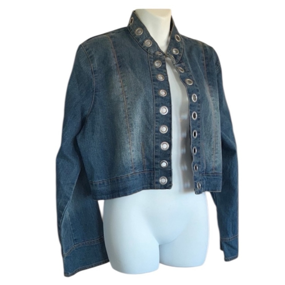 Ashley Stewart Jean Jacket Women 14 Stonewashed Blue Denim, silver grommets EUC